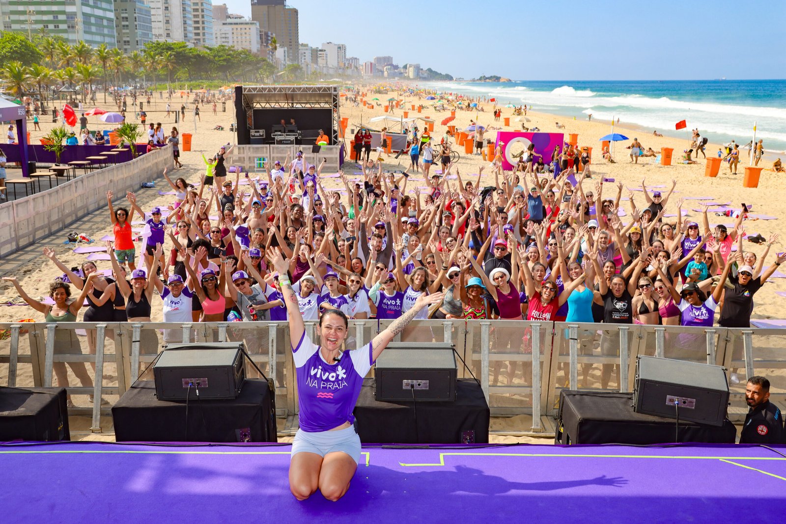 Cópia de VIVO-NA-PRAIA_01-06-2025_foto-Ricardo-Nunes_Contato-21-96974-7000-1400