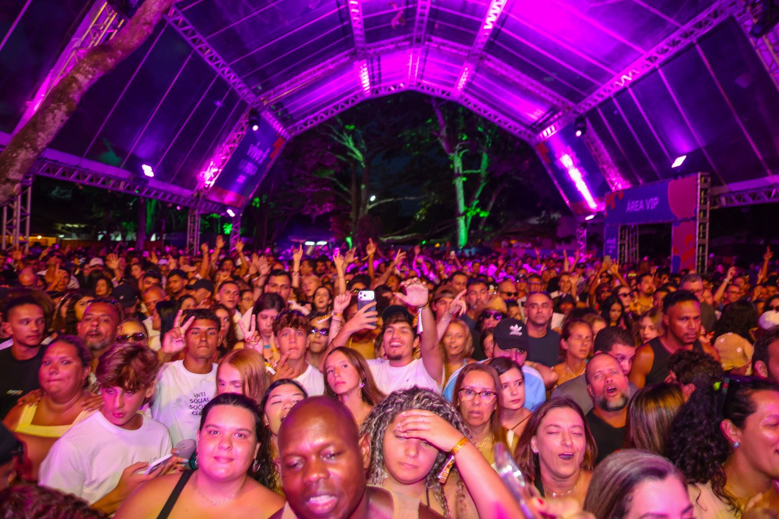 VIVO-NA-PRAIA-BUZIOS -1DI7-01-2026_foto-Ricardo-Nunes_contato-21-96974-7000-0031