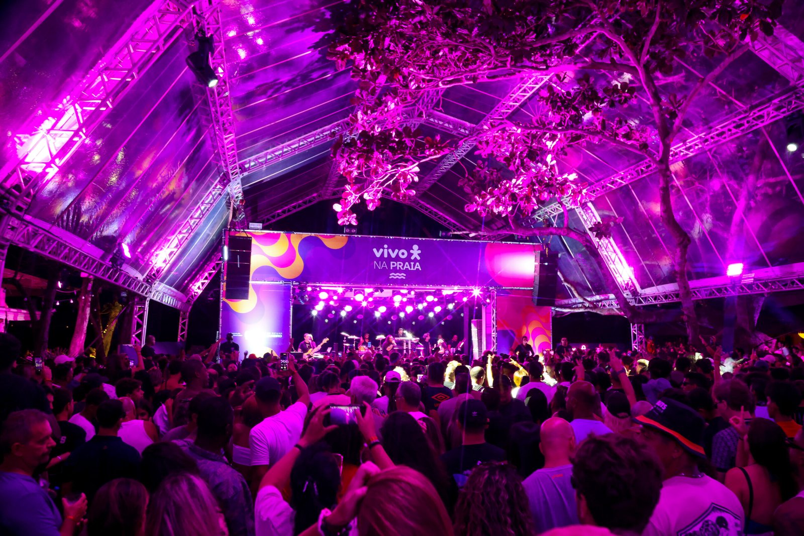 VIVO-NA-PRAIA-BUZIOS -1DI7-01-2026_foto-Ricardo-Nunes_contato-21-96974-7000-0263