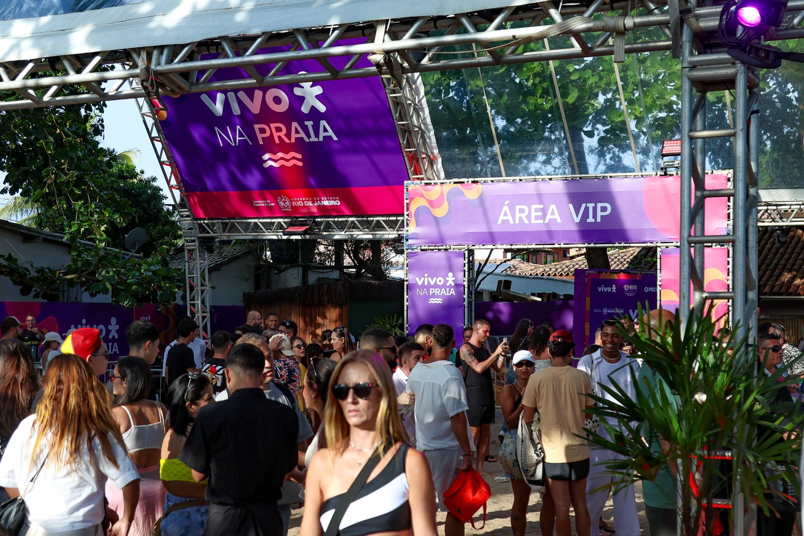 VIVO-NA-PRAIA-BUZIOS -1DI7-01-2026_foto-Ricardo-Nunes_contato-21-96974-7000-8003