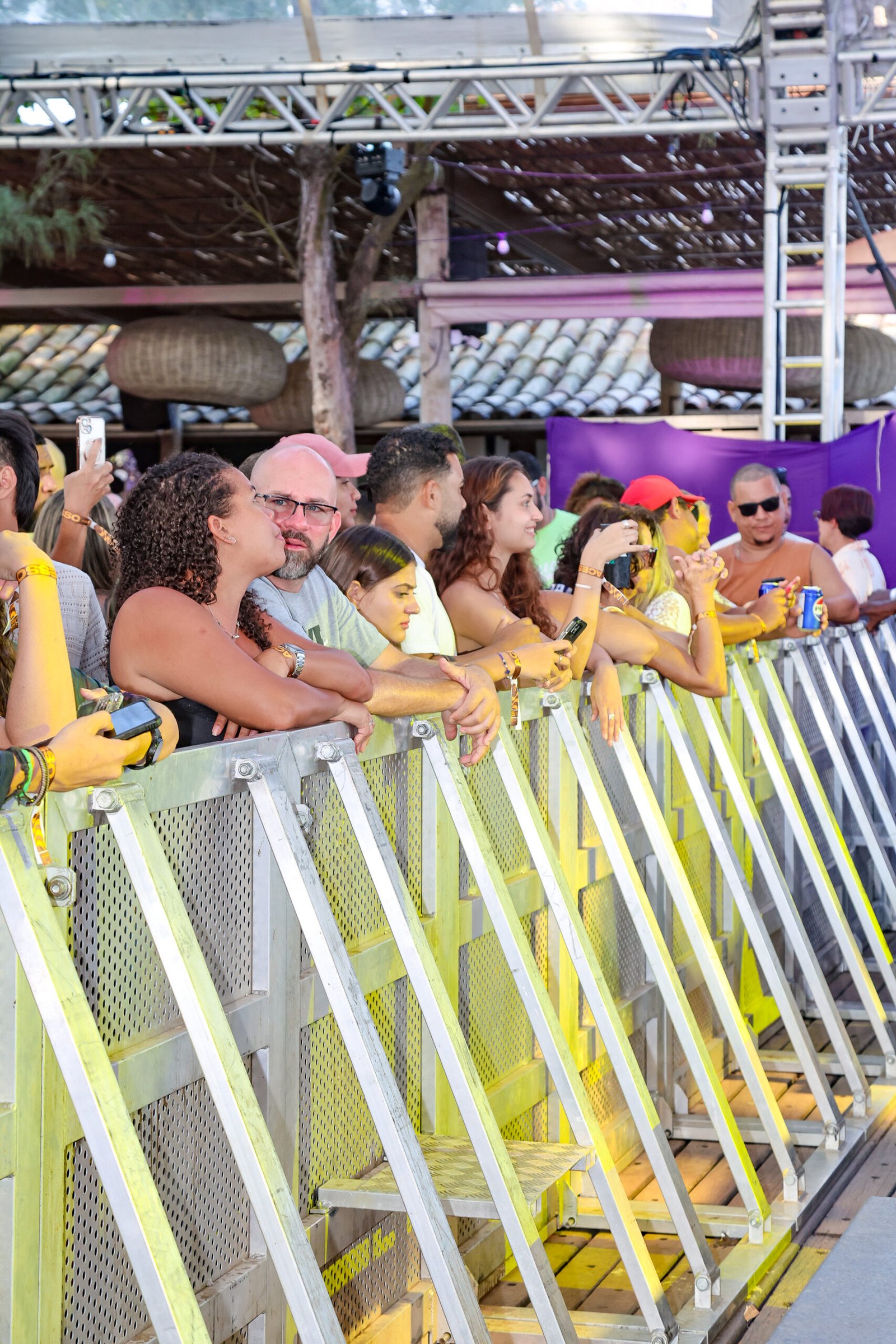 VIVO-NA-PRAIA-BUZIOS -1DI7-01-2026_foto-Ricardo-Nunes_contato-21-96974-7000-8004