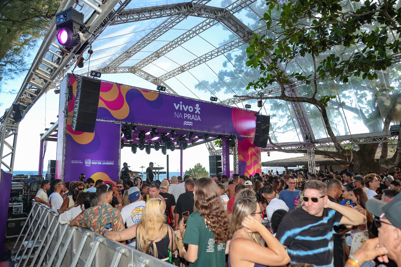 VIVO-NA-PRAIA-BUZIOS -1DI7-01-2026_foto-Ricardo-Nunes_contato-21-96974-7000-8029